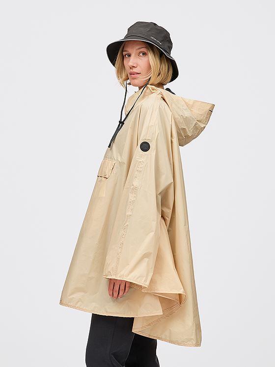 Twentyfour & Poncho U Sand